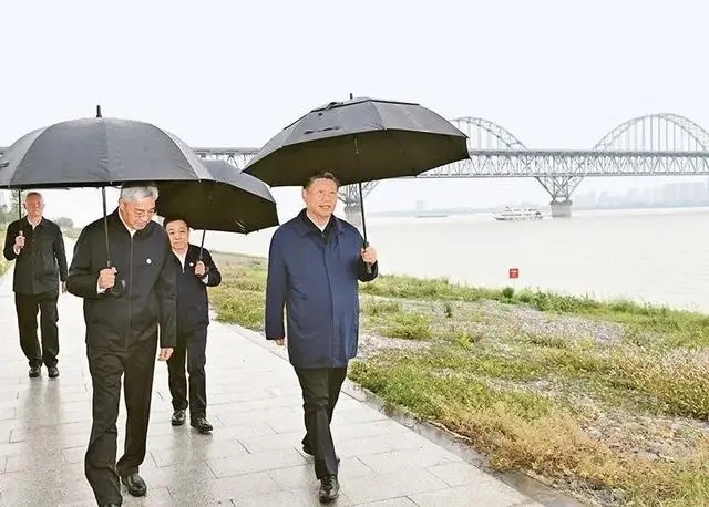 習近平：推進生態(tài)文明建設需要處理好幾個重大關系